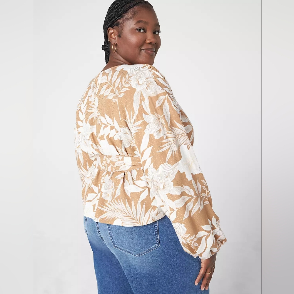 NEW LANE BRYANT Classic Crop Long-Sleeve Full-Wrap Top Blouse Size 24 - Picture 3 of 12